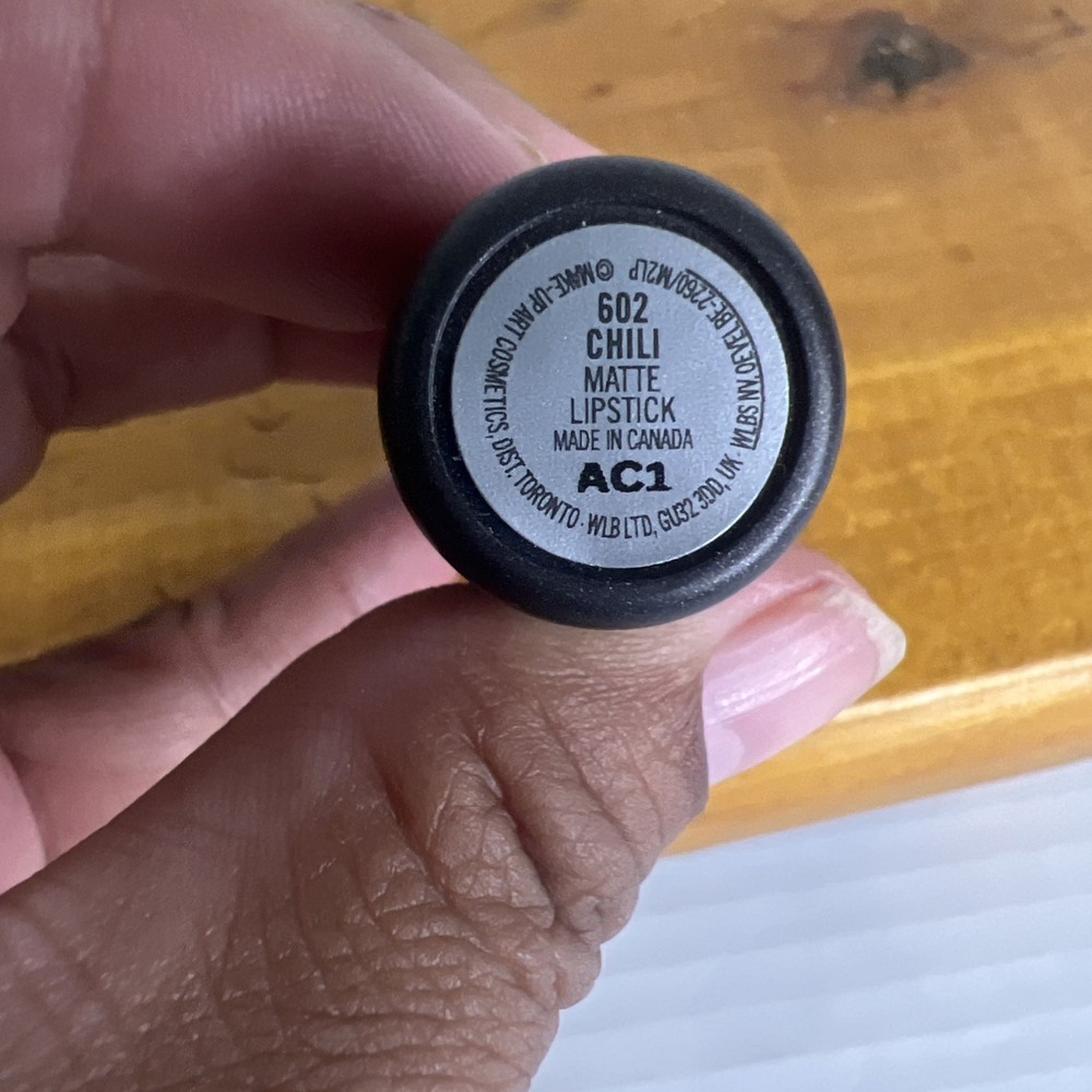 MAC #602‎ CHILI  Matte Lipstick 3 g .10 oz Warm Brick Red Full-size - Picture 6 of 7